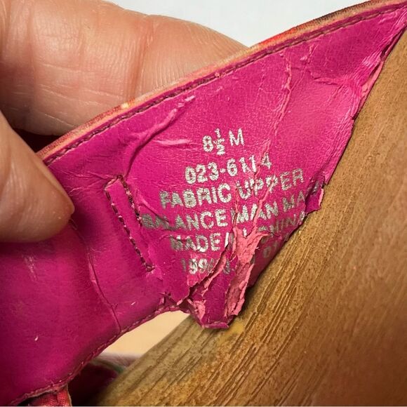 a.n.a. Women's Red Floral Fabric Wedge Sandals Red/Pink multi size 8 1/2M - Picture 7 of 9